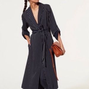 Aritzia | Babaton Kahlo robe Navy stripe